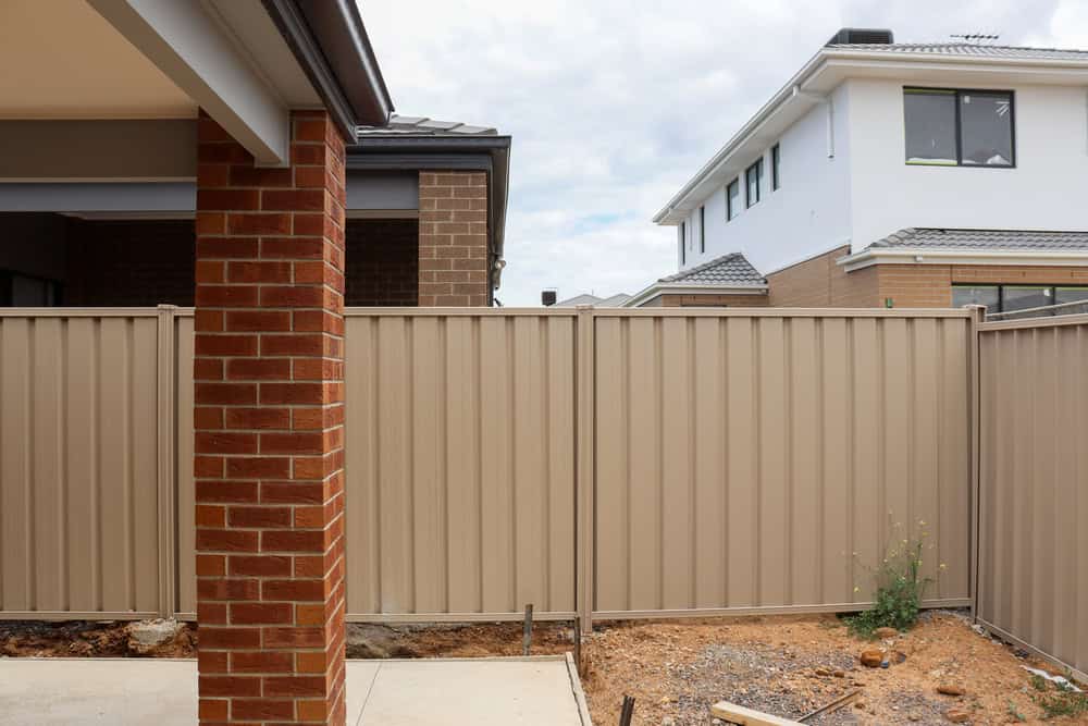What Are My Rights When My Neighbor Owns the Wall I Want to Paint Leicester?